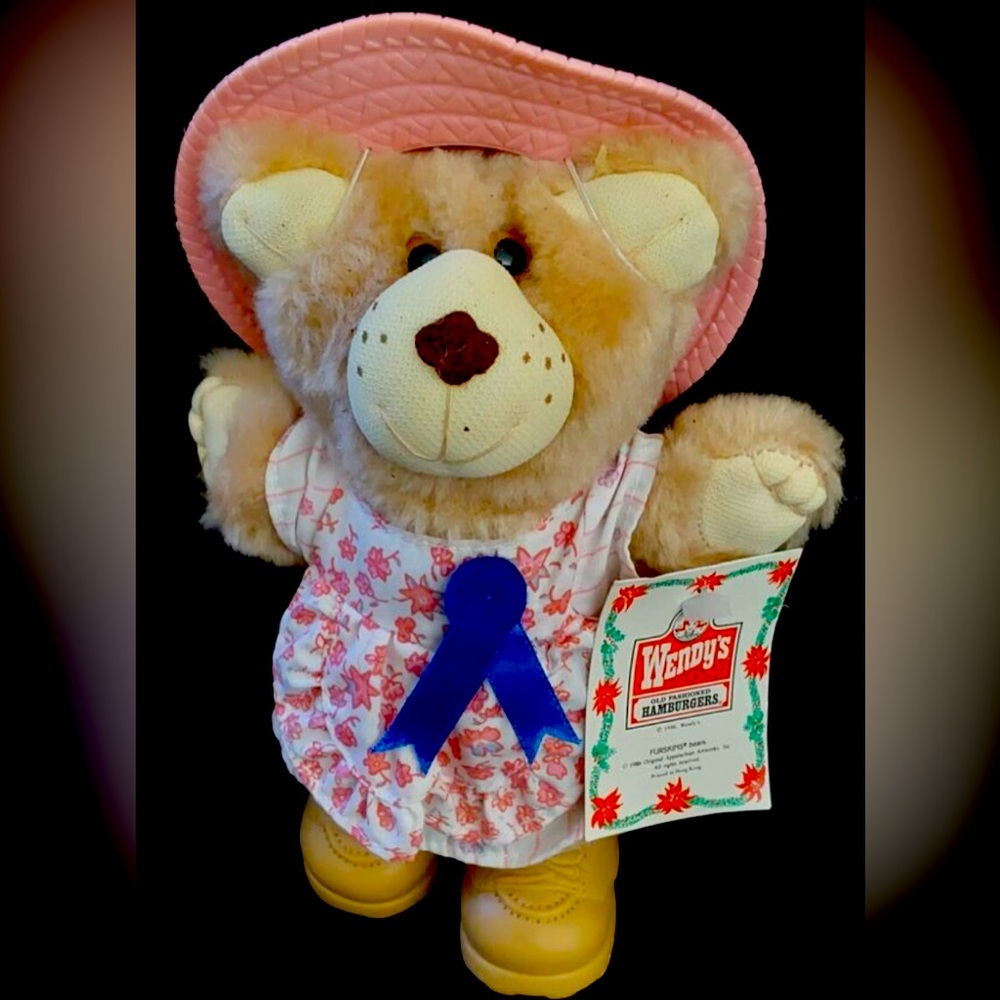 Vintage 1986 Wendy’s FURSKINS 7.5” Hattie Bear brand new in bag with tag
